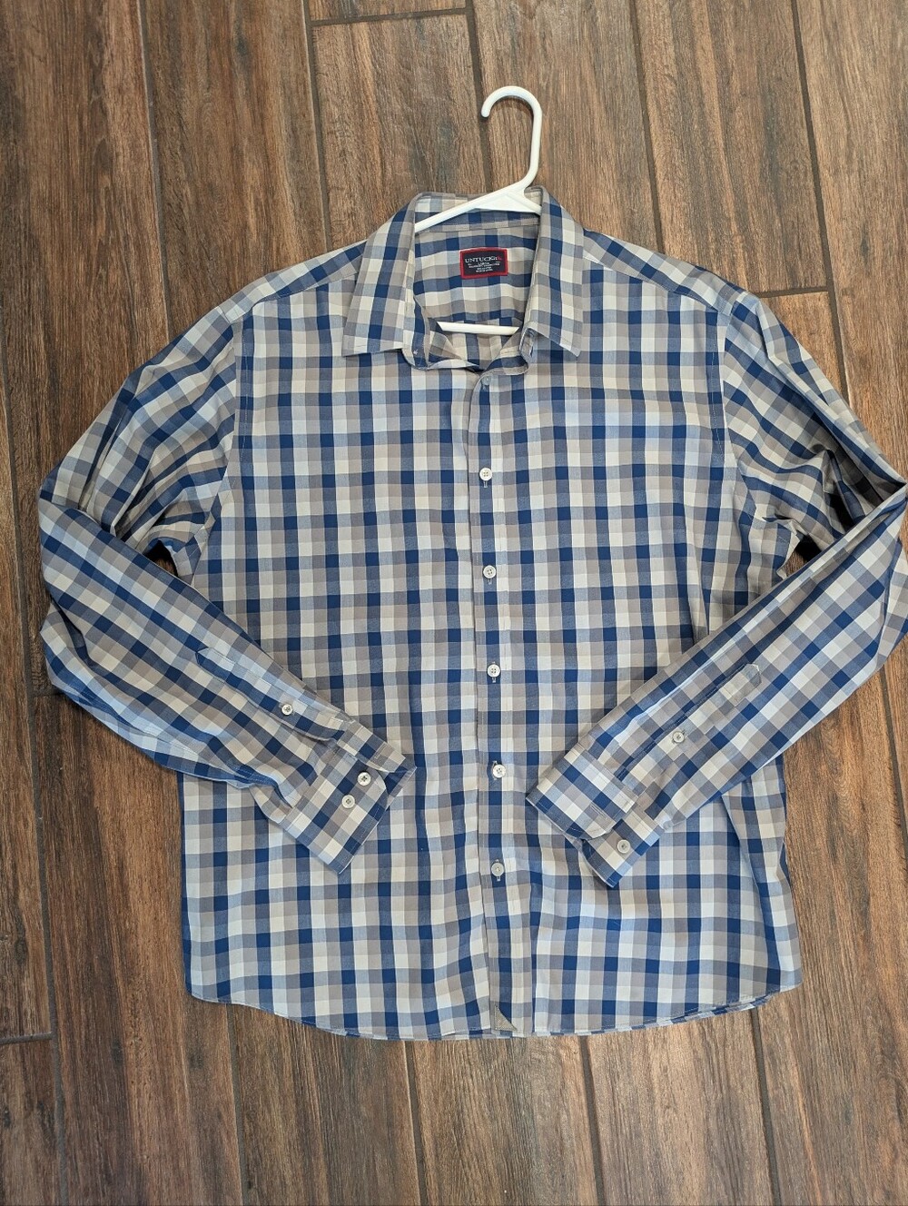 Men's Untuckit Large - Wrinkle Free - Checked Button-Up Shirt in Blue and White